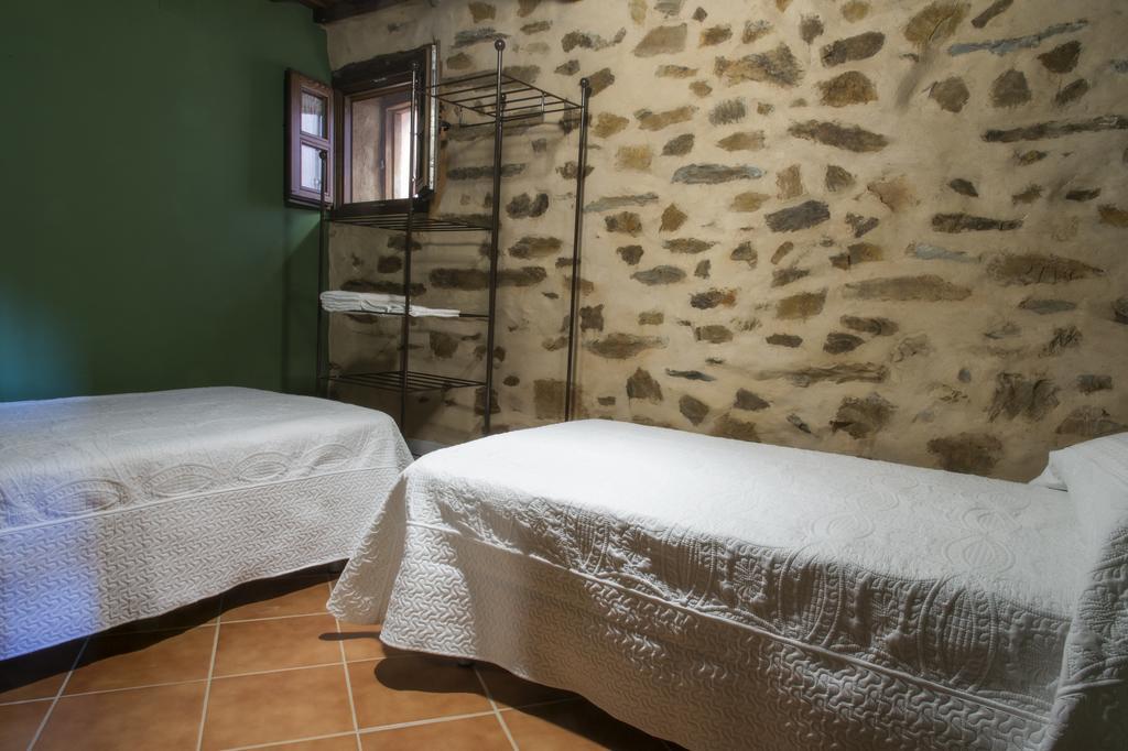 Molino Del Medio Pension Robledillo De Gata Buitenkant foto