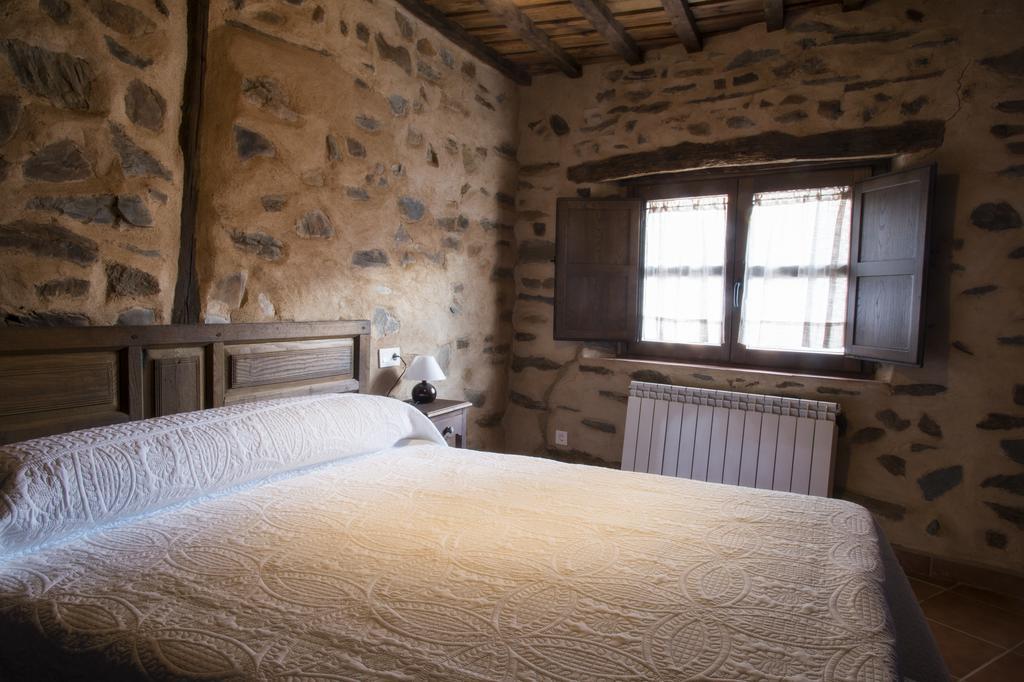Molino Del Medio Pension Robledillo De Gata Buitenkant foto